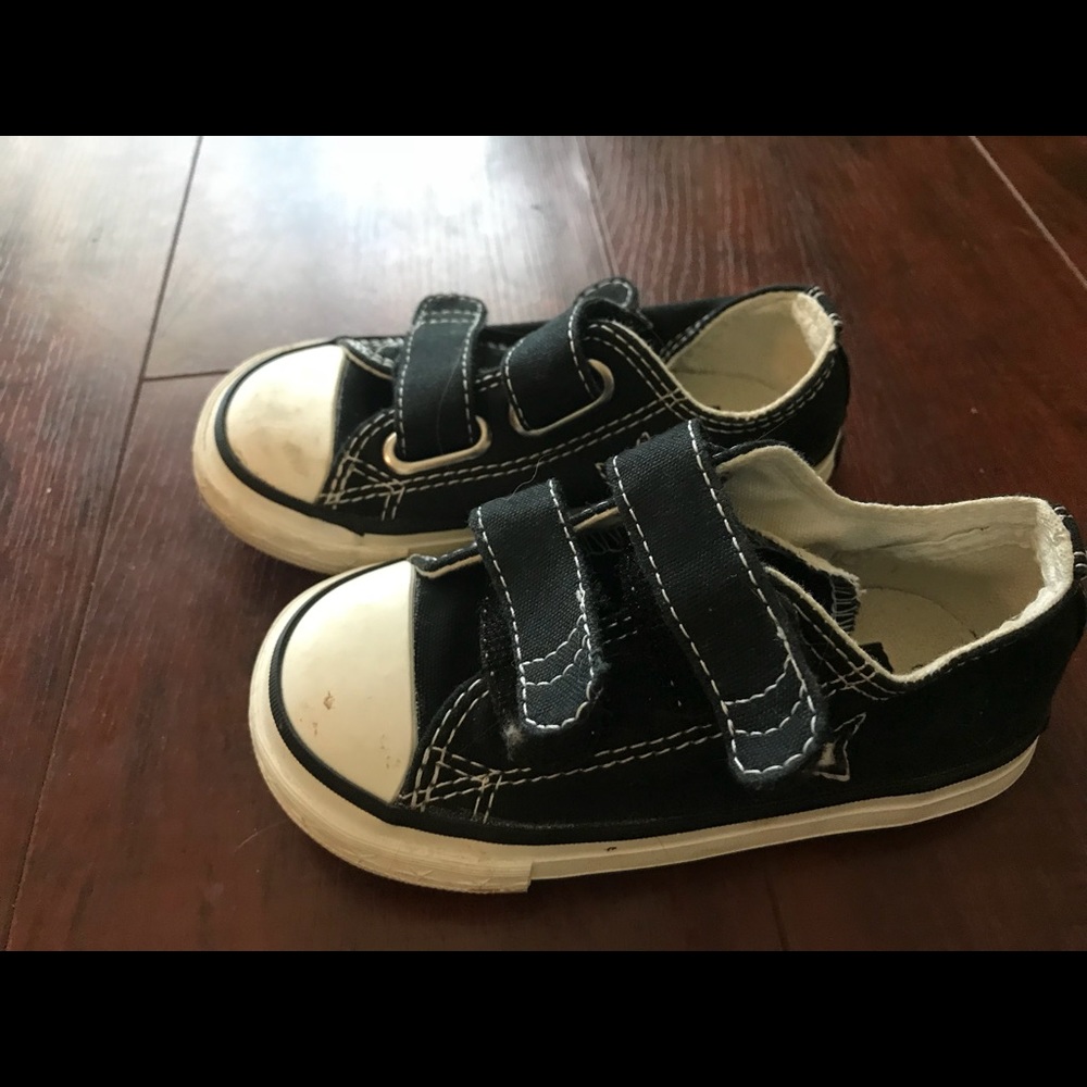 Toddler converse black all star size 6